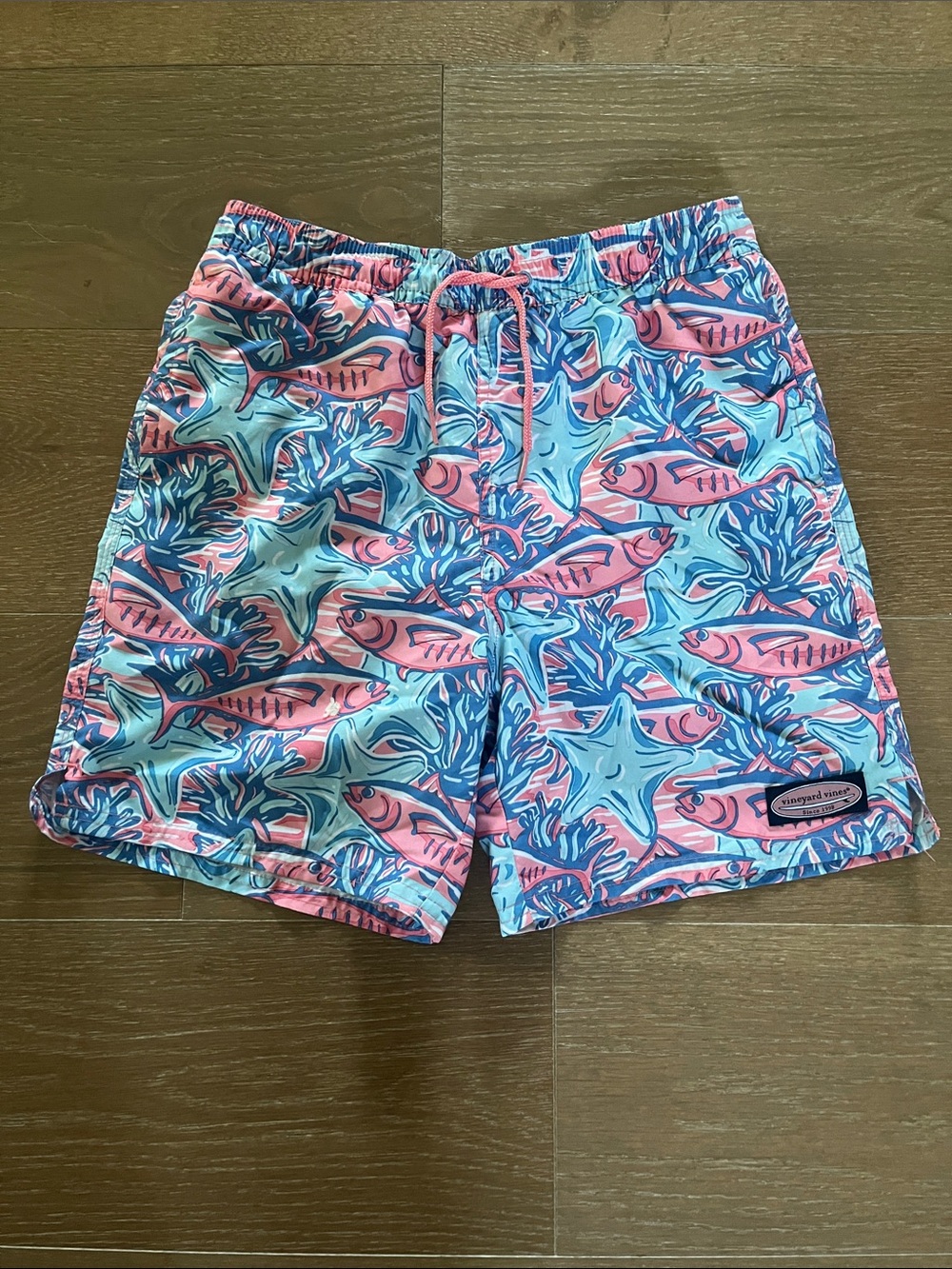 Vineyard Vines Boys Swim Trunks Fish Print size M (12-14)